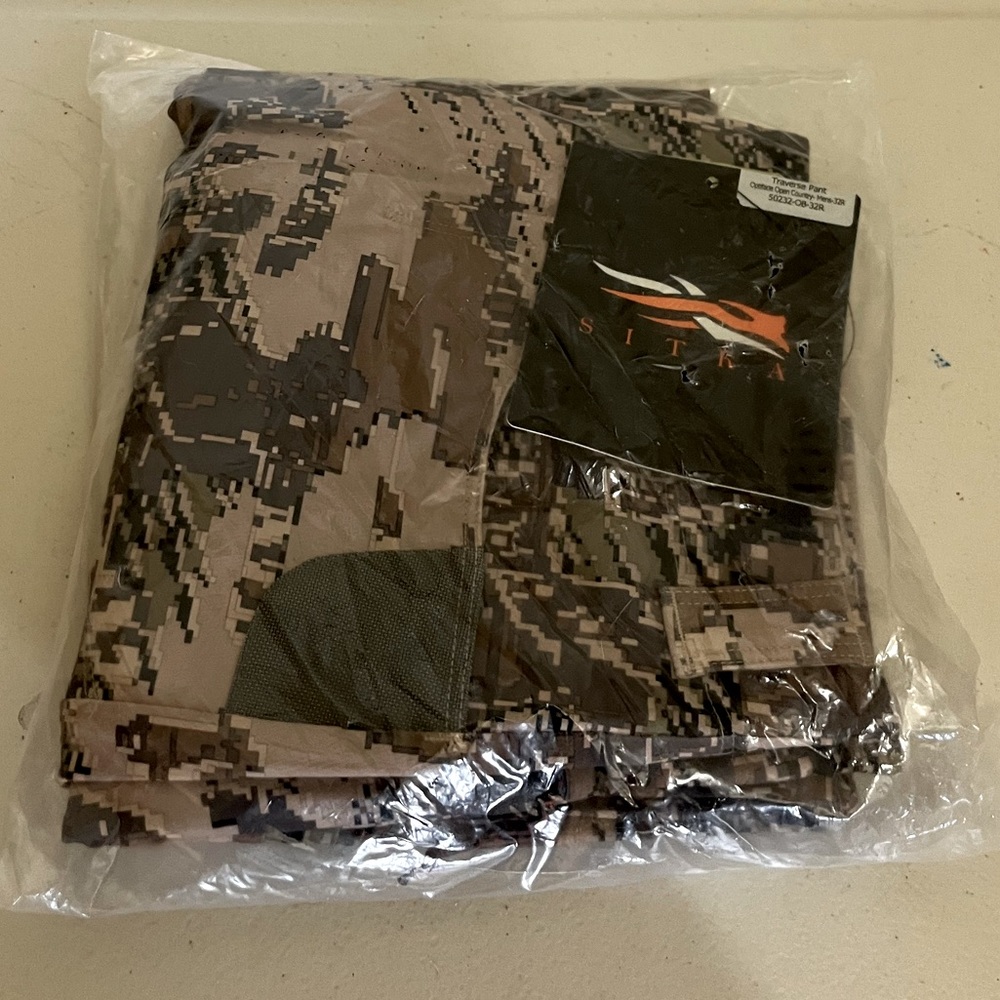 Brand new size 32 regular sitka traverse pants